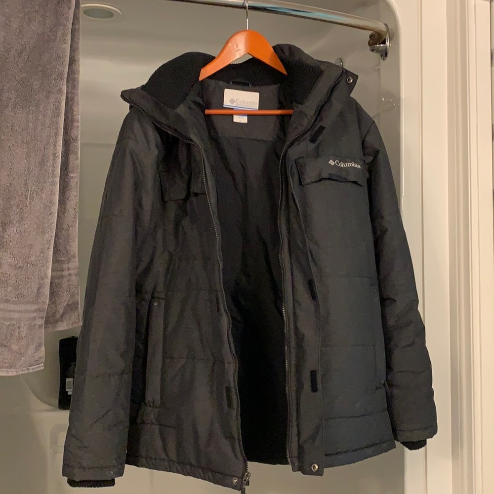 Men’s Columbia size Medium winter jacket. excellent condition